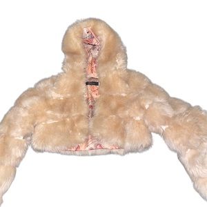 Woman’s Comfort Faux Fur Jacket Stylish Winter Look Outwewear